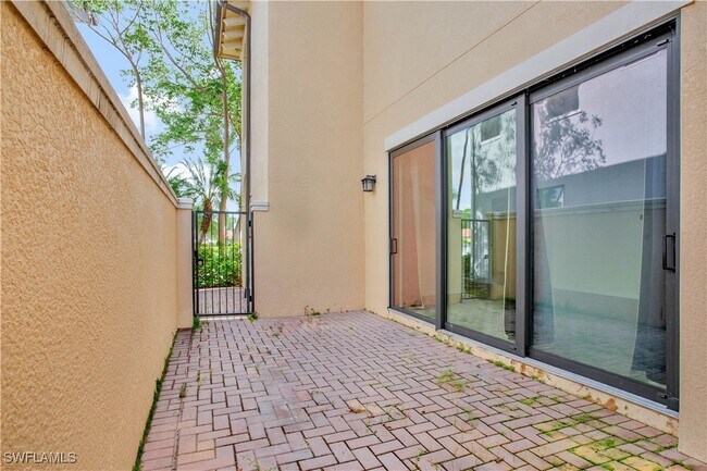 Building Photo - 1292 Kendari Terrace