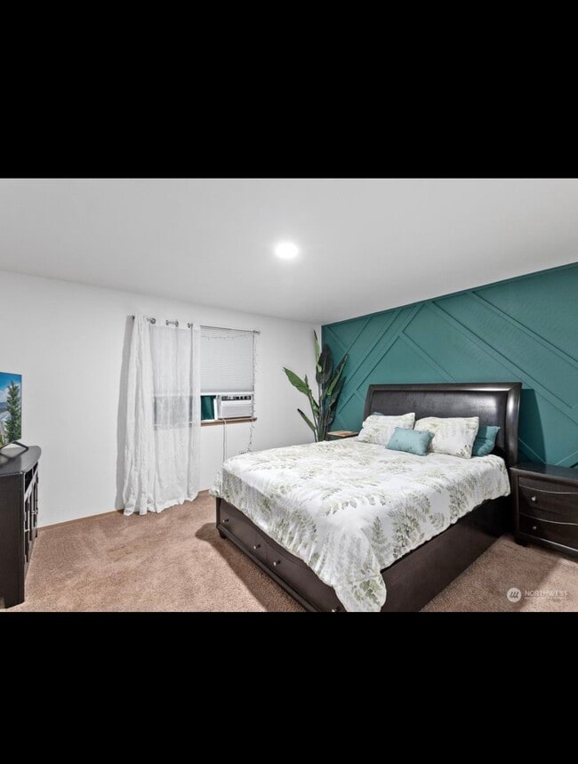 Building Photo - 4331 149th Pl NE