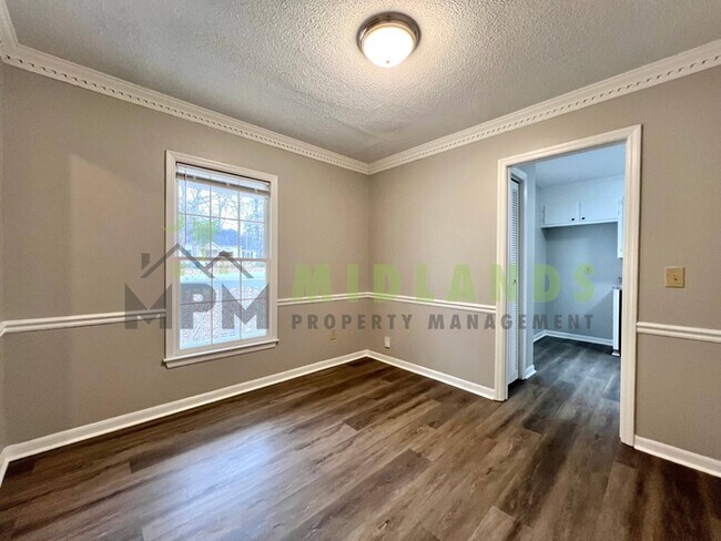 Building Photo - 237 Devonport Dr