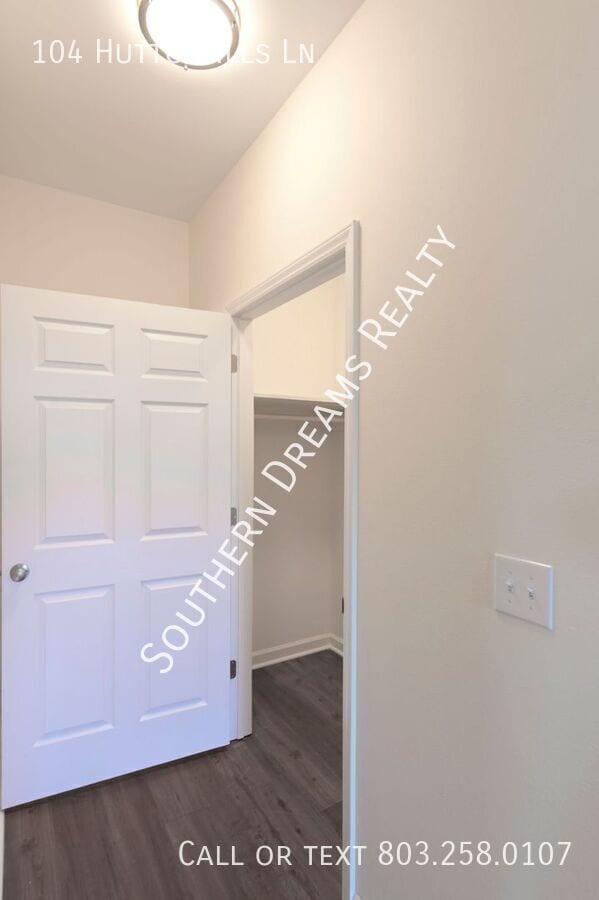 Building Photo - 104 Hutto Hill