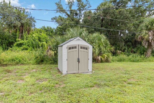Building Photo - "Charming 2-Bedroom Duplex in Port Charlot...
