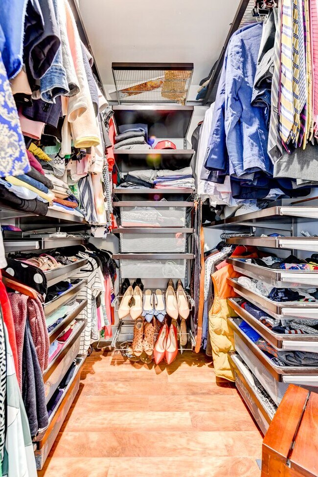 Building Photo - 273 S Pickett St