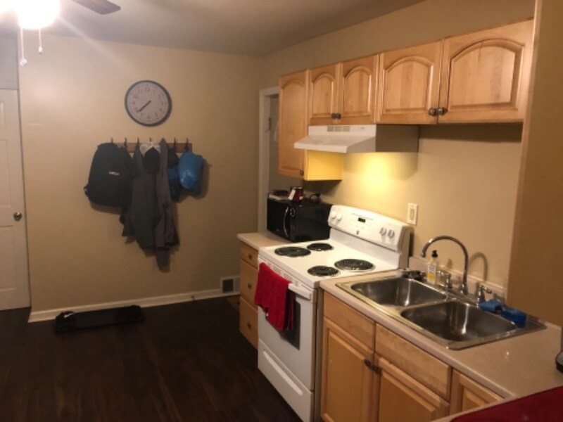 Building Photo - 154 Pearl St