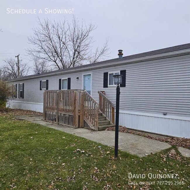 Building Photo - 2737 W Washington Center Rd