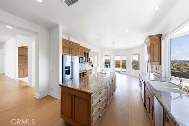Building Photo - 12 San Remo