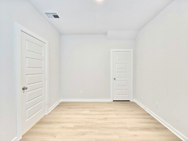 Building Photo - 8554 Blueberry Ash St