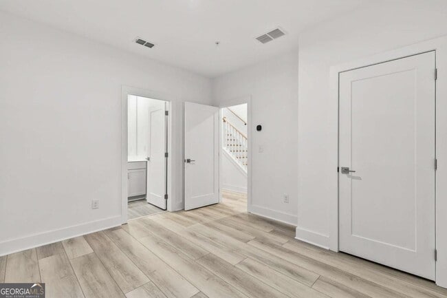 Building Photo - 517 Motivation Cir NW