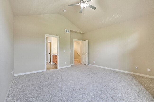 Building Photo - Executive style home