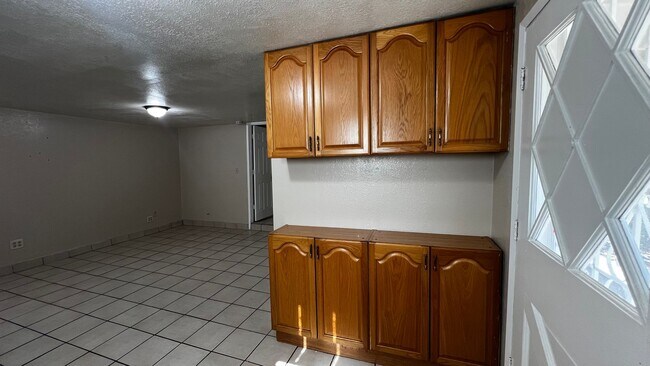 Building Photo - P15538