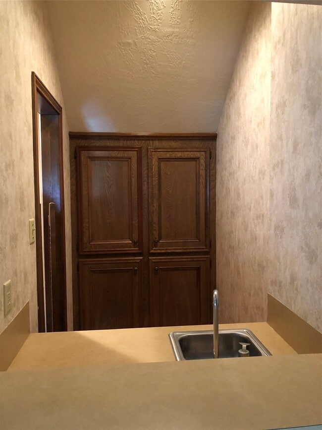 Building Photo - 2434 Hodges Bend Cir