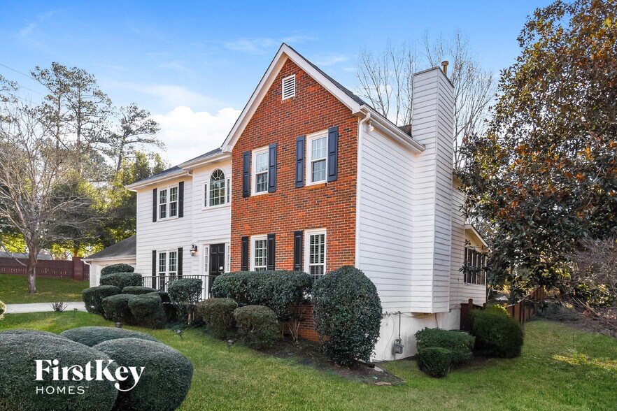 Building Photo - 3601 Robinson Walk Dr