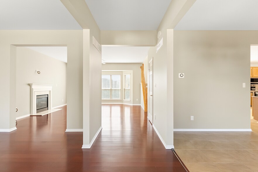 Building Photo - 605 Thornridge Dr