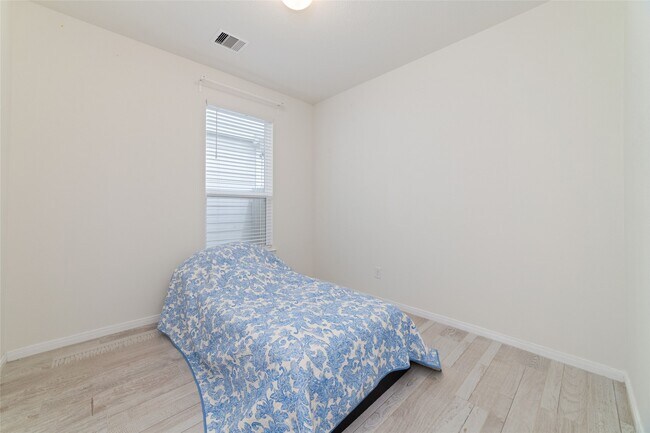 Building Photo - 16615 Chill Brook Dr