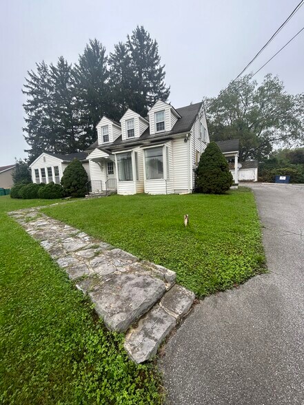 Primary Photo - 247 York Rd