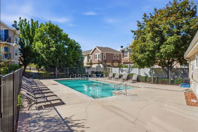 Building Photo - 14026 Sonora Way