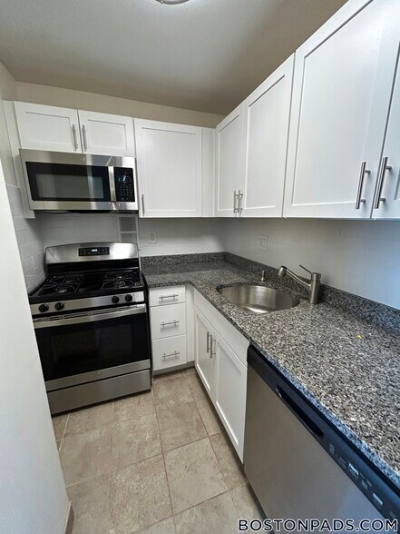 Building Photo - 185 Freeman St