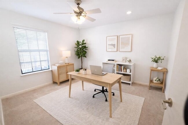 Building Photo - 6503 Robbie Creek Cove