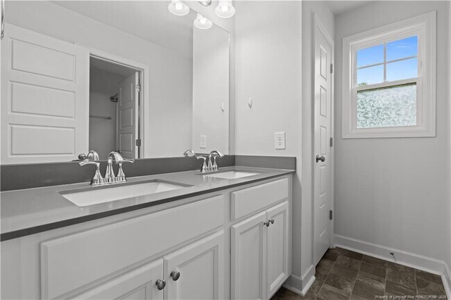 Building Photo - 4616 Scenic Pines Dr