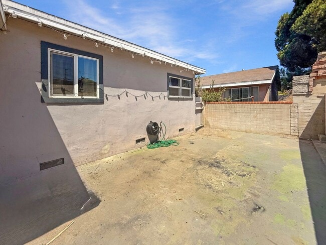 Building Photo - Spacious 4BR/2BA Home in Lemon Grove with ...