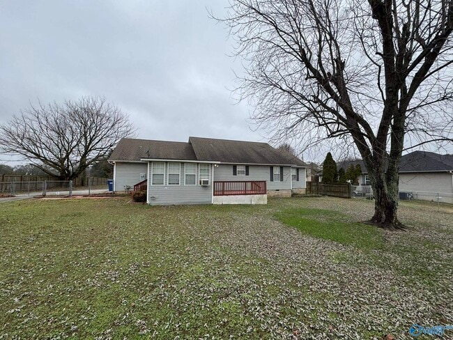 Building Photo - 104 Cypress Cir