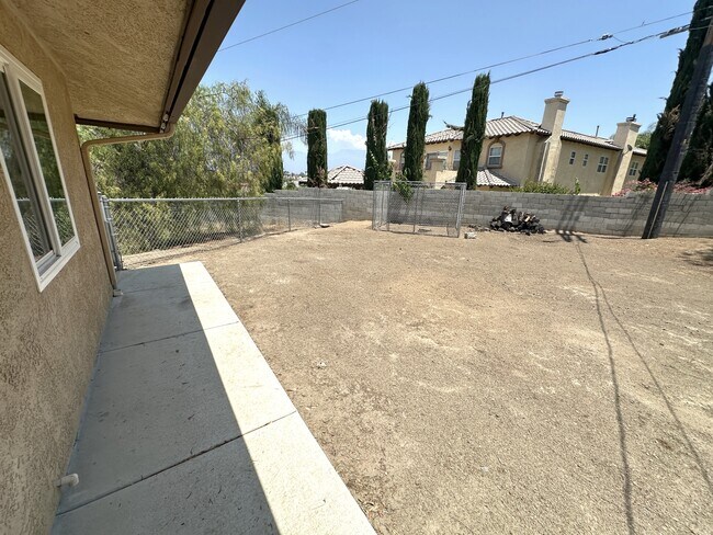 Building Photo - 27289 San Jacinto St
