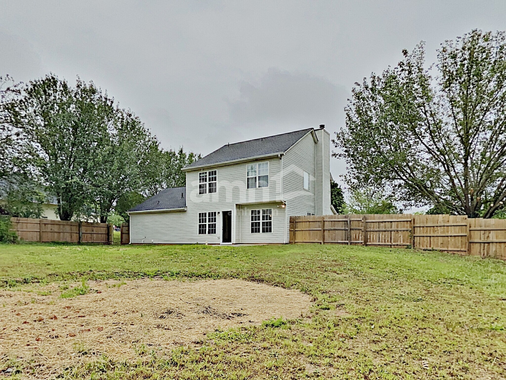 Building Photo - 2925 Hampton Valley Dr SE