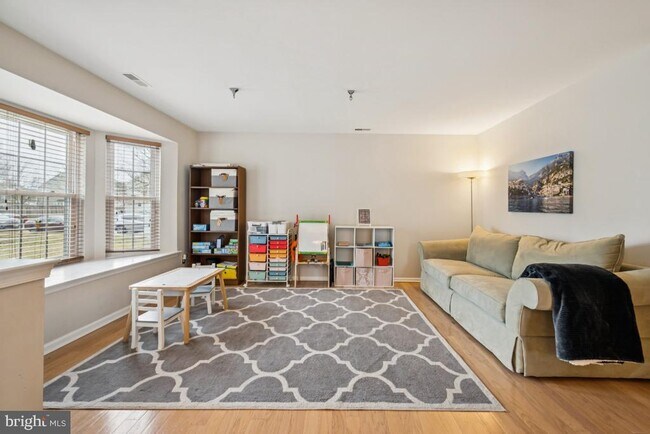 Building Photo - 52 Stokes Rd