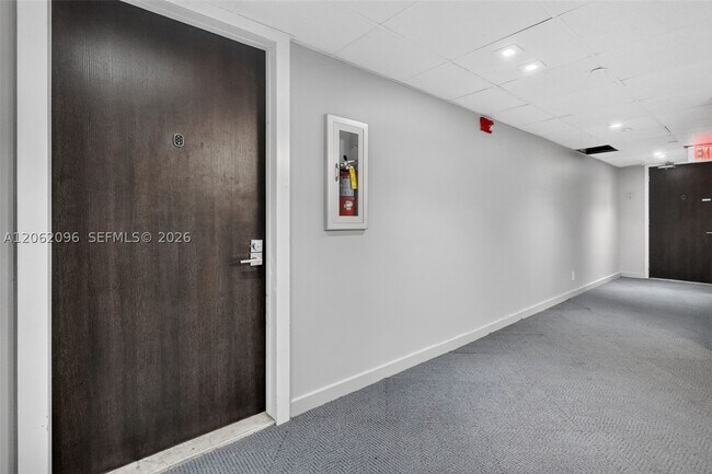 Building Photo - 20335 W Country Club Dr