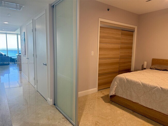 Building Photo - 1830 S Ocean Dr