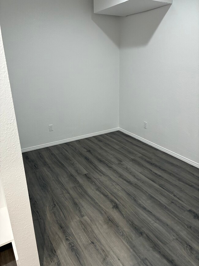 Building Photo - 2701 Juniper Dr