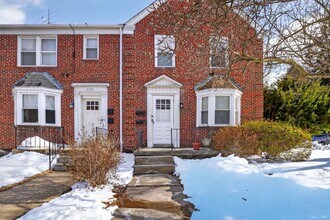 Building Photo - 6133 Parkway Dr