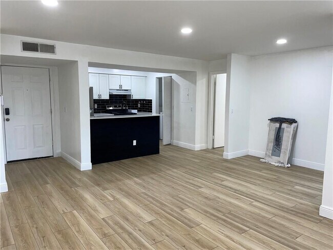 Building Photo - 1223 SW 46th Ave