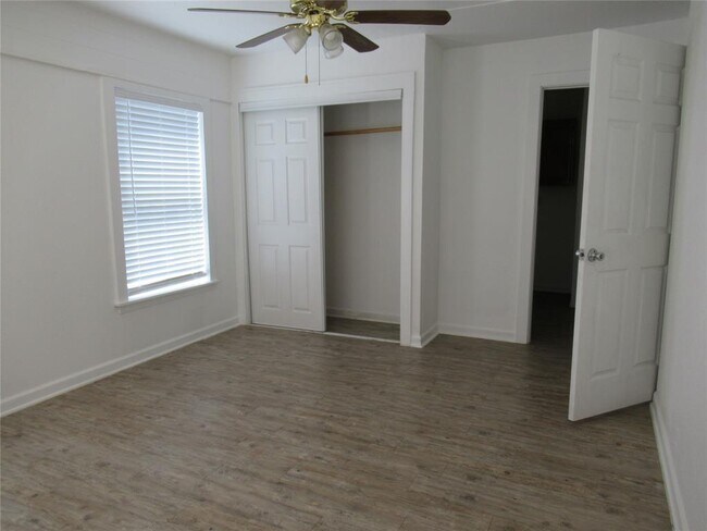 Building Photo - 10620 Deer Canyon Rd