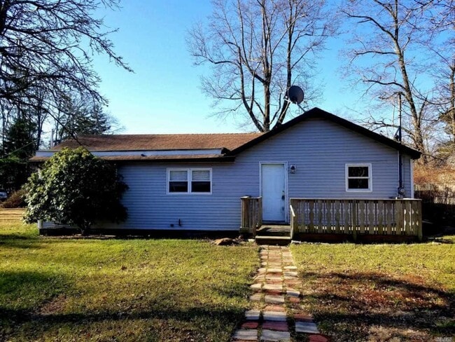 Primary Photo - 112 Locust Dr