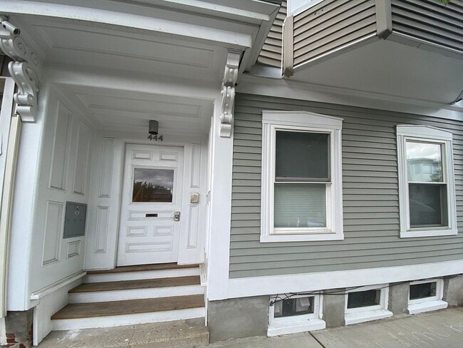Building Photo - 444 Sumner St
