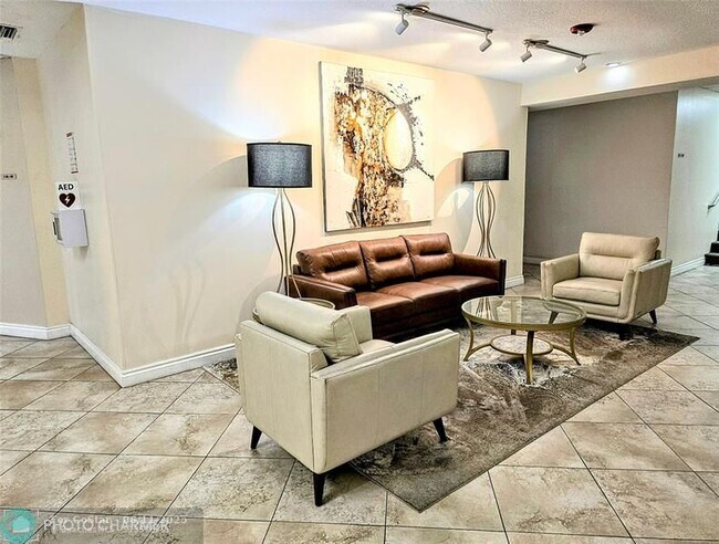Building Photo - 1350 River Reach Dr