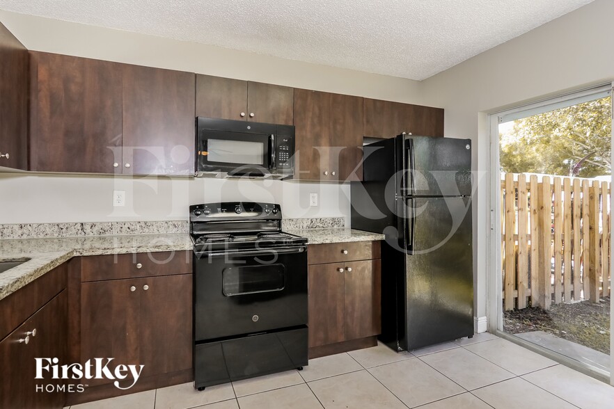 Building Photo - 27040 SW 119th Ct