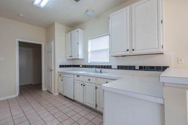 Building Photo - 17030 Macleish Dr