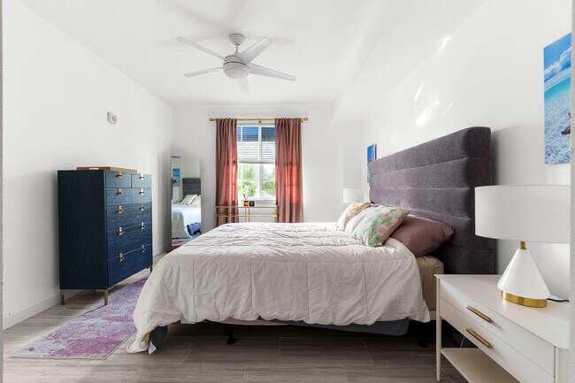 Building Photo - 255 NE 3rd Ave