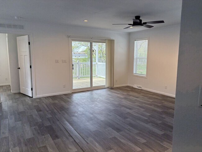 Building Photo - 13945 Bunratty Ave