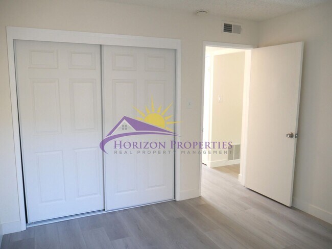 Building Photo - 908 Dornajo Way