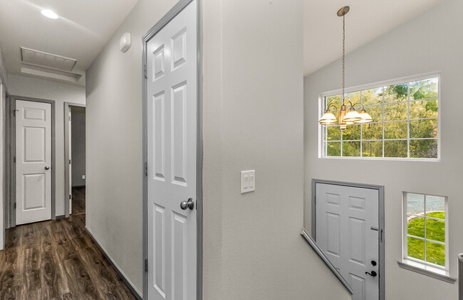 Building Photo - 2132 87th Ave SE