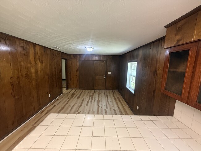 Building Photo - 117 Thornton Ln