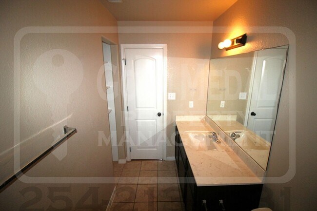 Building Photo - 1108 Grace Point Dr