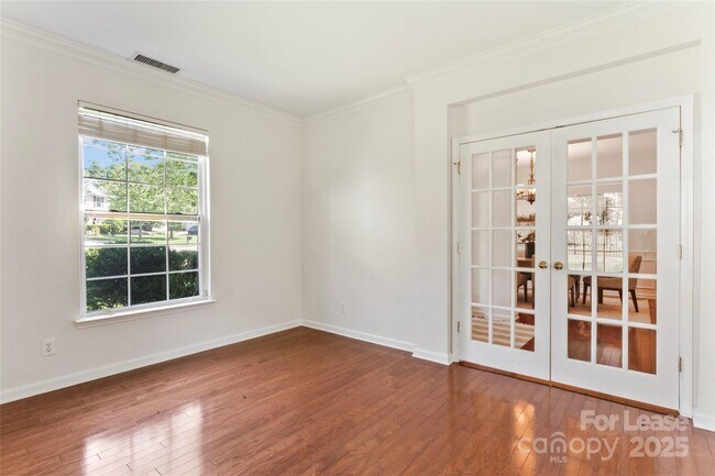 Building Photo - 2003 Red Carpet Ct