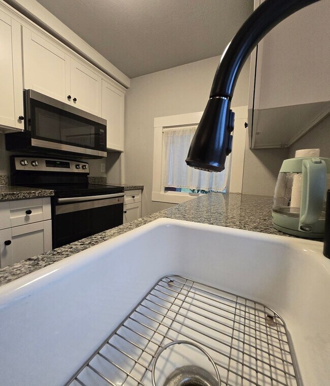 Building Photo - Charming 1920 Updated Vintage Home with ADU in the Heart of Port Hadlock!