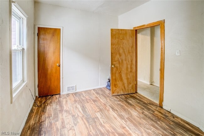Building Photo - 3467 E 149th St