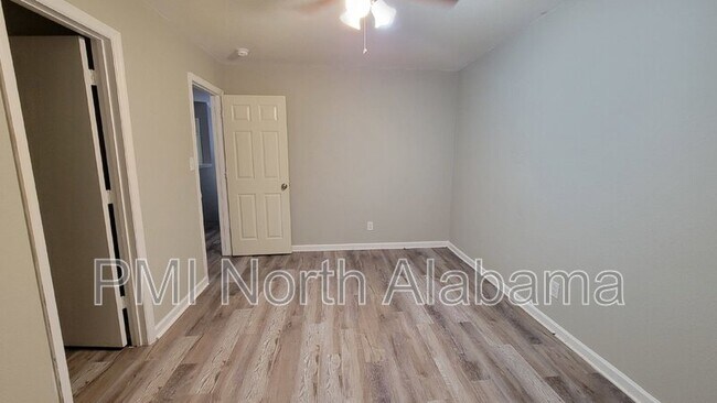 Building Photo - 214 Farmington Dr