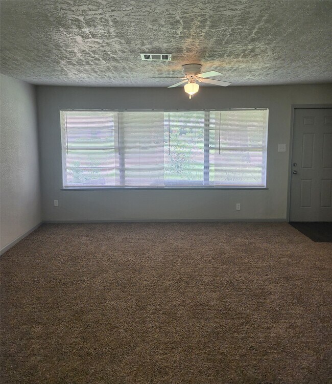 Building Photo - 5244 Enyart St