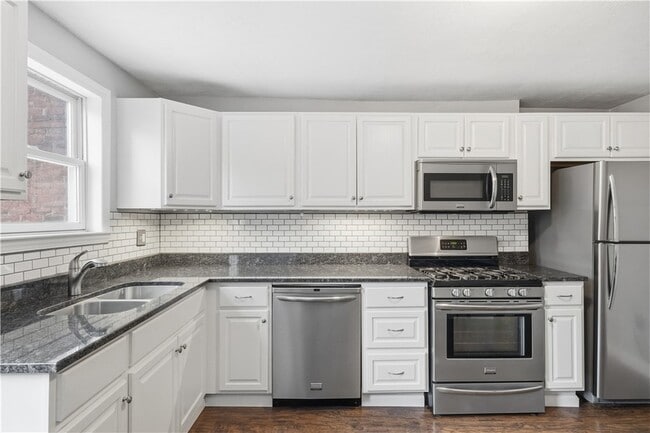 Building Photo - 1402 Sherman Ave